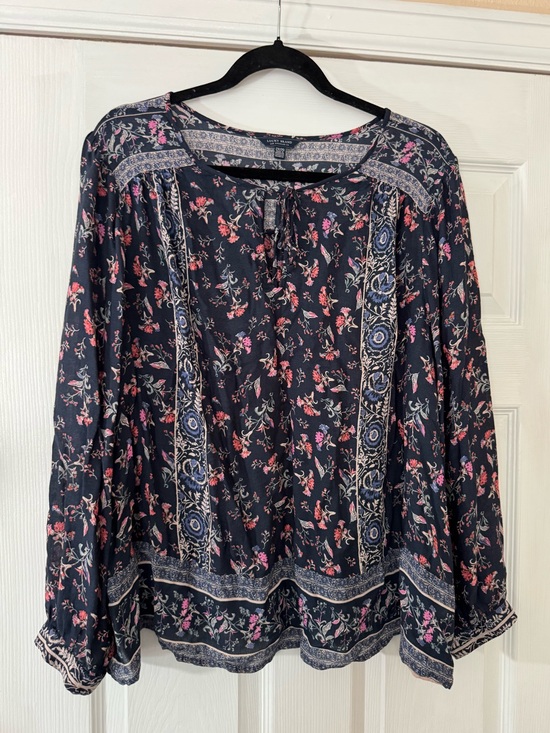 Lucky Brand Tops - Lucky Brand Navy Blue Boho Floral Top in 2x